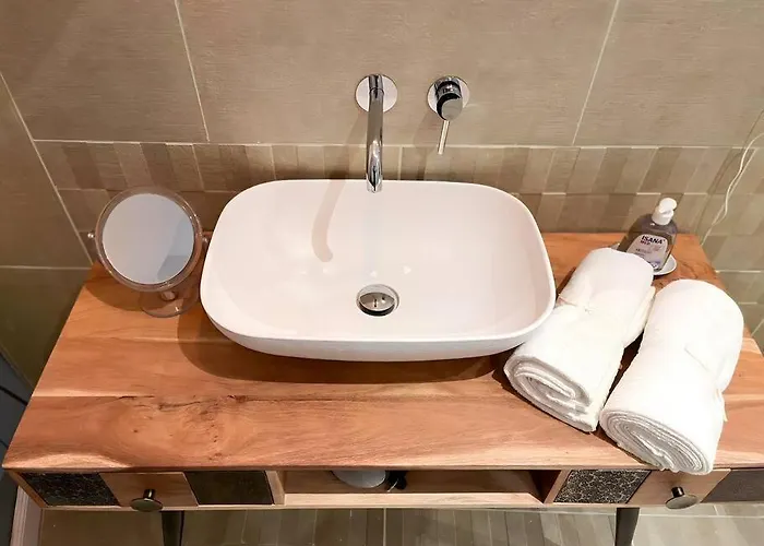 Helle Erdgeschosswohnung, Nahe Zentrum Und Schoenbrunn